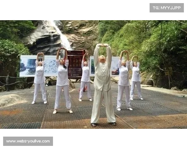 信阳彭家湾乡运动会健身气功八段锦指导环节受欢迎，居民跟练拉近距离