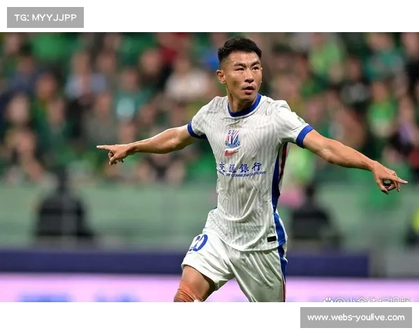 于汉超获申花退役纪念球衣，老将生涯跨越两届世界杯预选赛