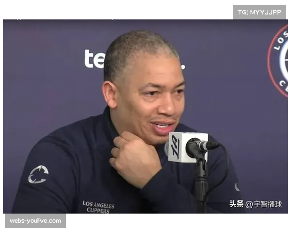 专访:裁判员谈在高速比赛中如何准确观察和判罚低位防守中的身体接触 专访:裁判员谈在高速比赛中如何准确观察和判罚低位防守中的身体接触