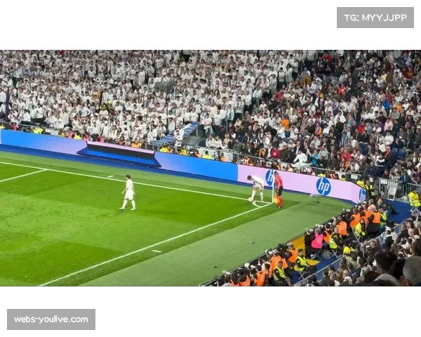 雨战中的争议,VAR长时间介入判定皇马进球前吕迪格是否犯规 雨战中的争议,VAR长时间介入判定皇马进球前吕迪格是否犯规